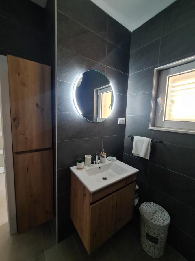 Apartment Nikcevic Tivat Exteriör bild