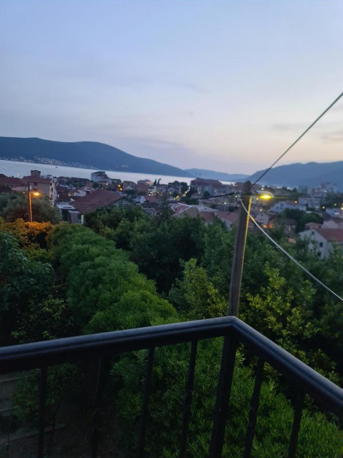 Apartment Nikcevic Tivat Exteriör bild